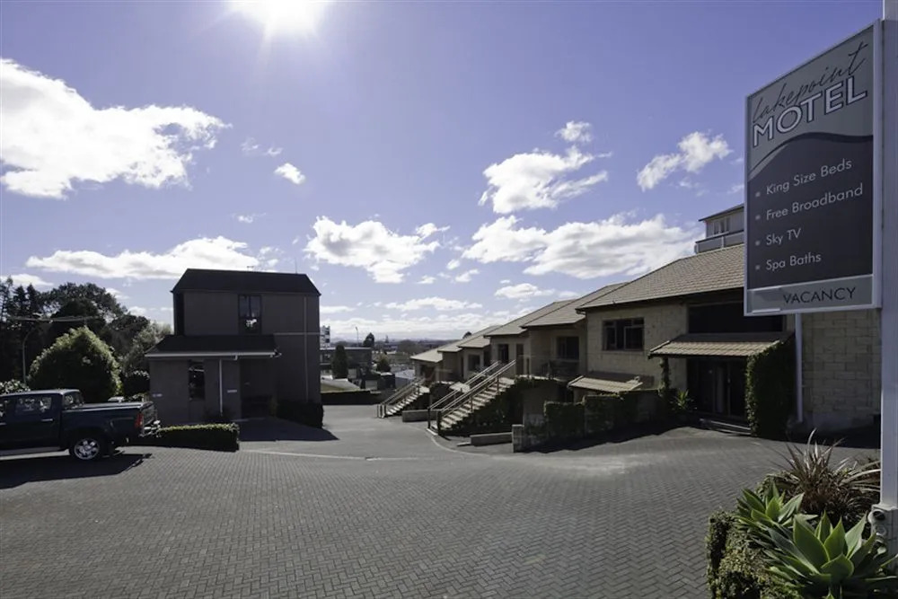 Lake Point Motel