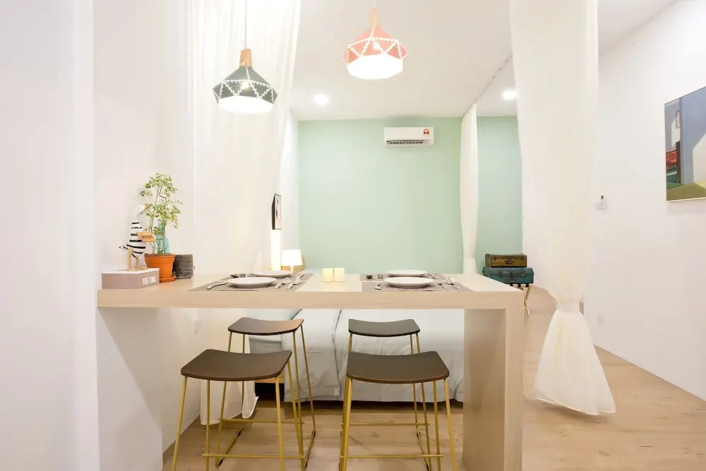 16 Gurney Homestay