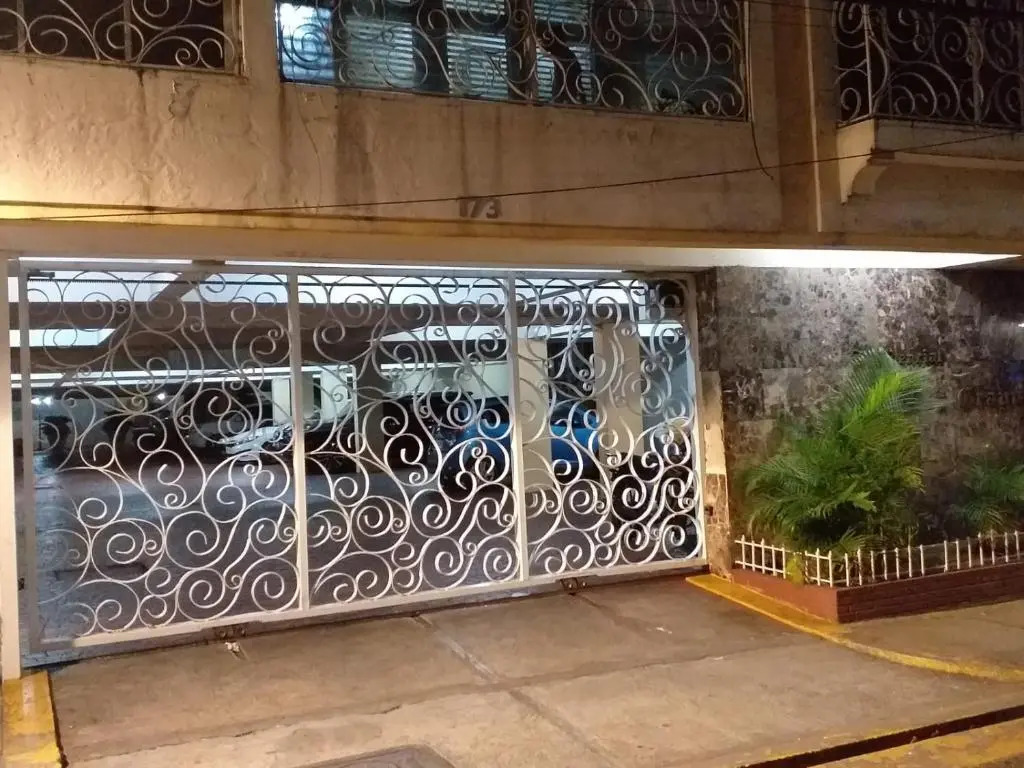 apartment B-302 in the colonial zone
