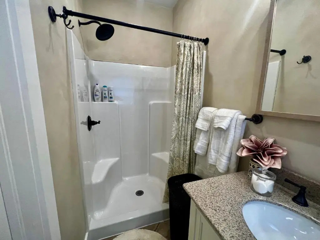 The Reminisce vacation home 5br/3bt,downtown BH