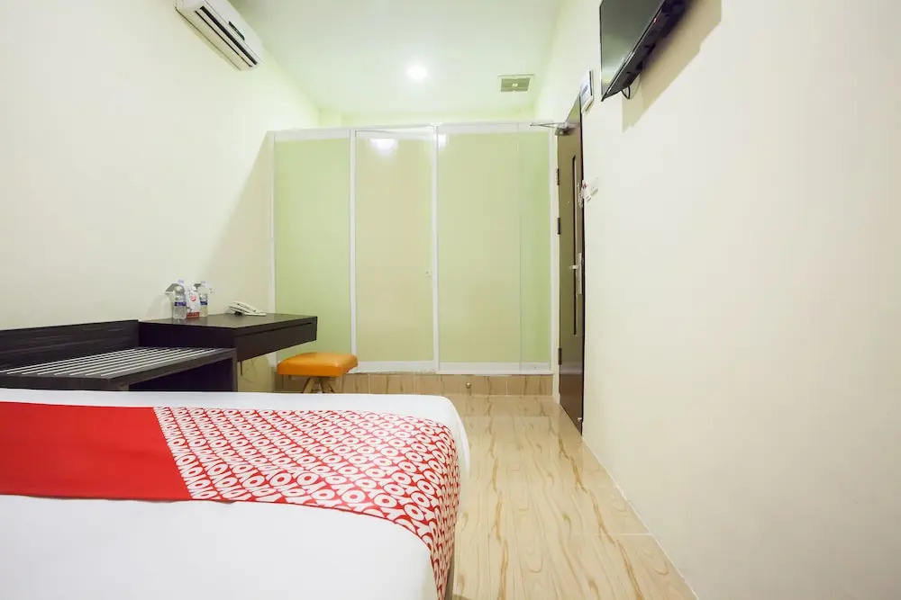Hotel Winston by OYO Rooms