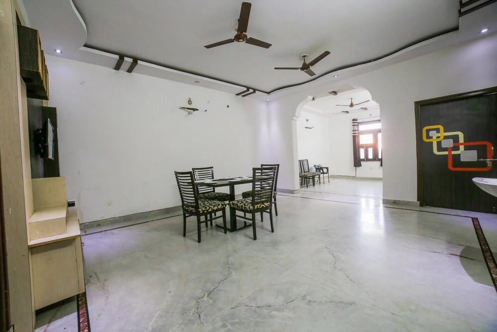 Oyo Home 16423 Spacious 3Bhk
