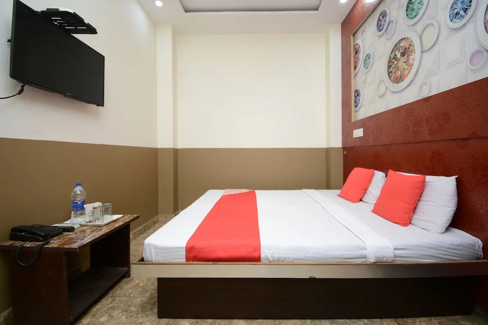 Oyo 26663 Hotel Indian Ldh