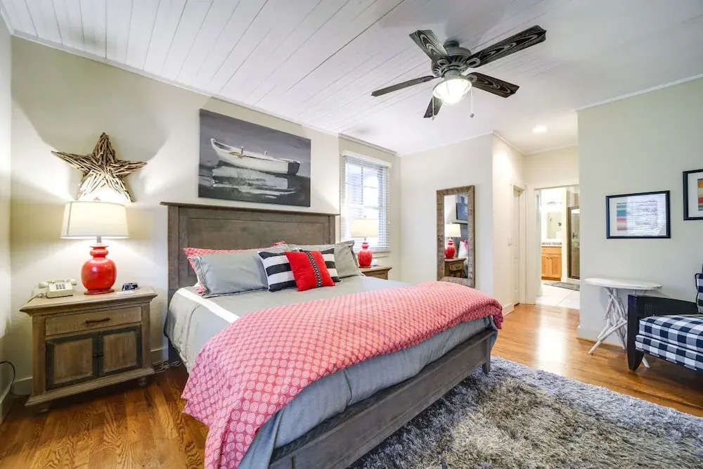 Hike & Boat: Cozy Bear Lake Cottage!