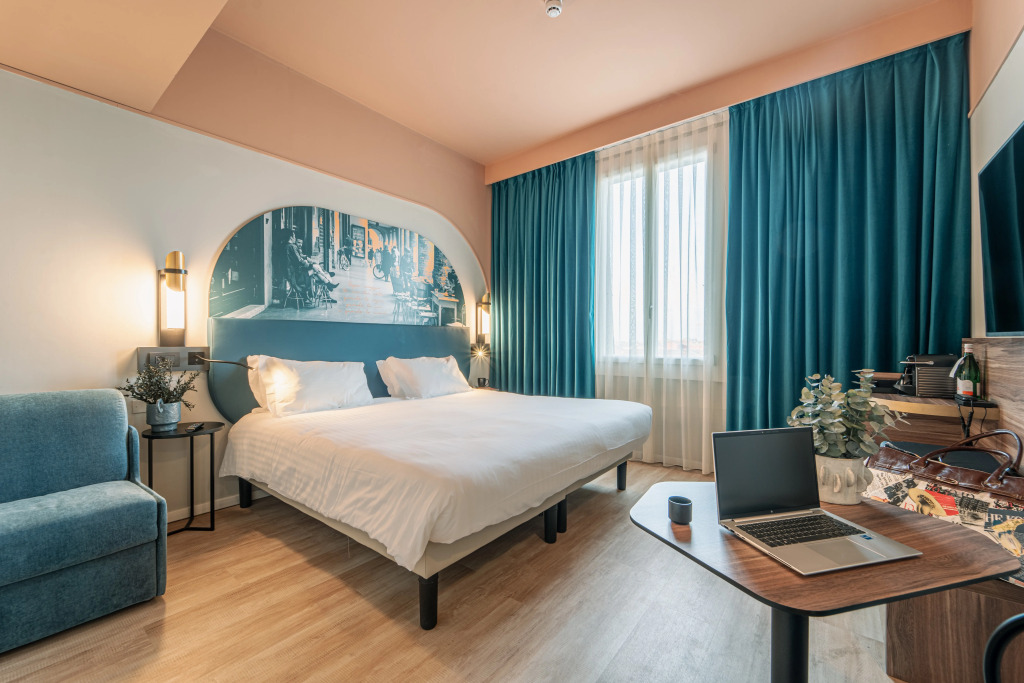 Отель Mercure Bologna Centro