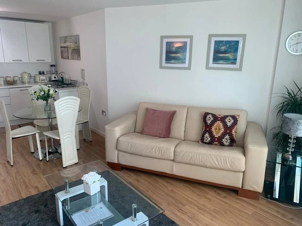 Marco Island - 2 bedroom Spacious City Centre Apartment