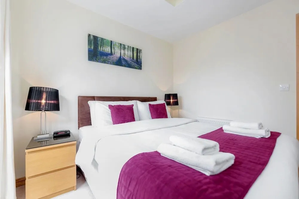 Roomspace Apartments -Westnye House