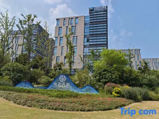 Atour Light Hotel Shanghai Daning International Shibei High-tech Park