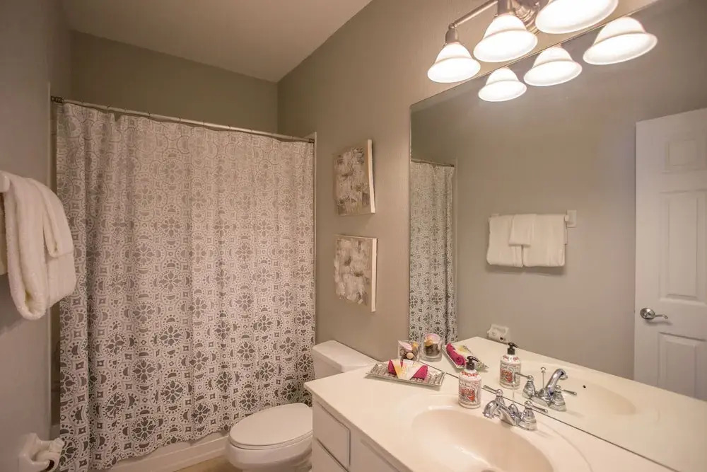 Dolce Deluxe Townhome 3 Bedroom Condo by Redawning