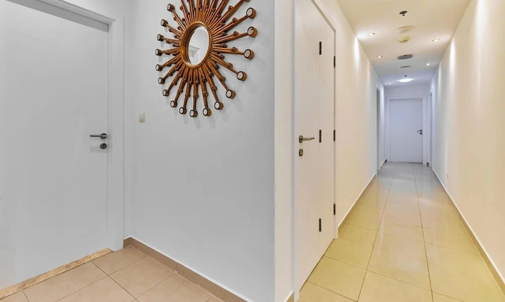 bnbme - Emirates Crown - 2BR & Maid Room