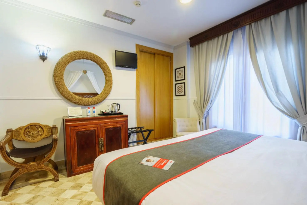 Hotel Reina Mora