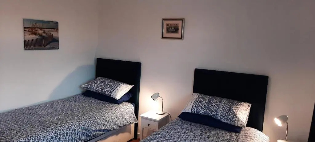 Prime Town Center, Modern, 2 Bedroom Apartment,Free Private Parking, WiFi