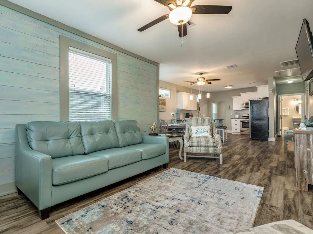 2626 Avenue Q Home 3 Bedrooms 1 Bathroom Home
