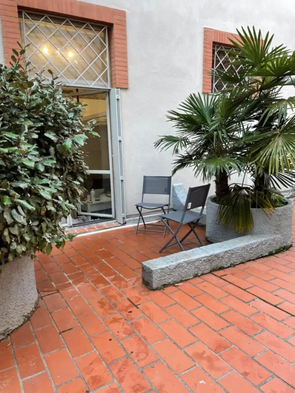 Studio rénové, terrasse privative, 300m du Capitole
