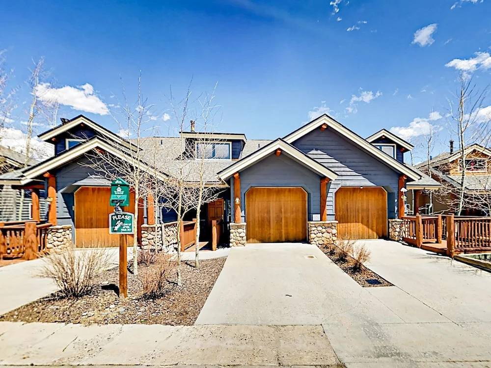 416 Kings Crown Rd Home 4 Bedrooms 4 Bathrooms Home