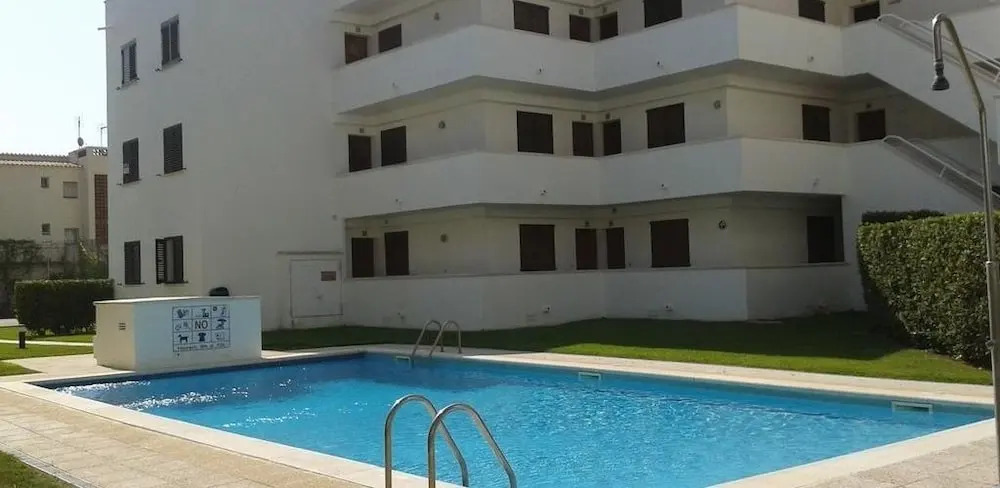 Apartamento familiar con piscina comunitaria