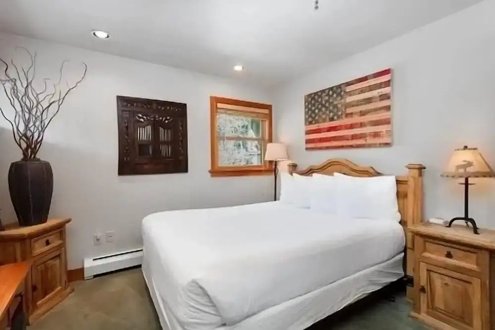 Greyhawk at Deer Valley Resort - Two Bedroom Condo with Hot Tub #12 2 Condo