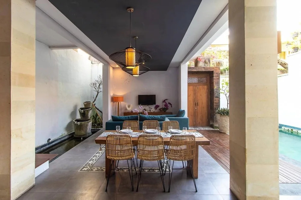 Three Bedroom Villa In Seminyak Wbreakfast