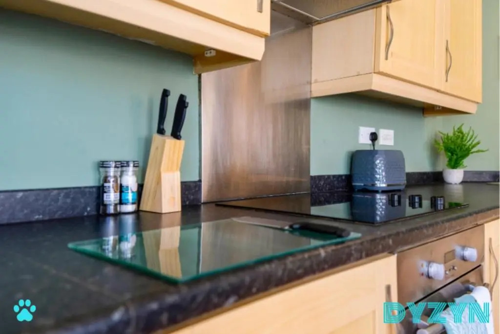 Harrowby House - DYZYN Living - Pet Friendly & Secured Parking - B2B Long Stay