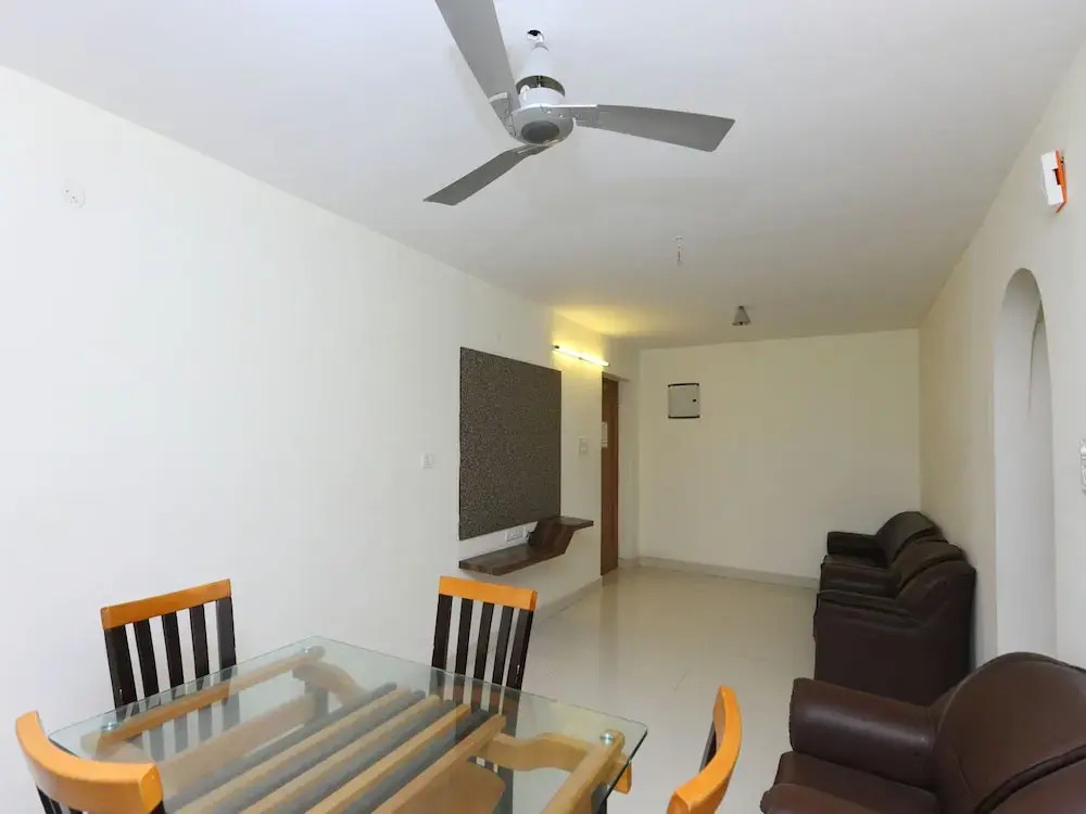 OYO Flagship 559 Harshetha Residency