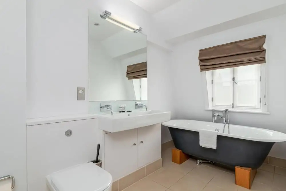 A Stunning Three Bedroom Home in Mayfair