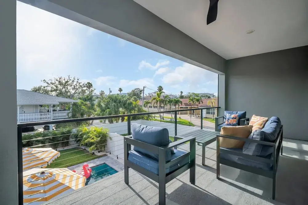 NEW 4 Bed 3 Bath Heated Salt Pool Walk2beach