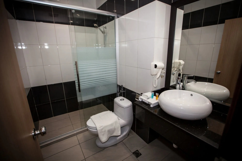 Putatan Platinum Hotel
