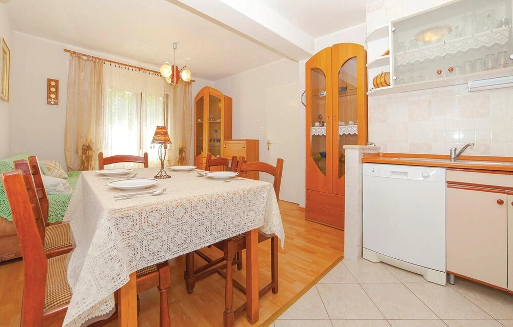 Nice Home in Povile With Wifi and 4 Bedrooms