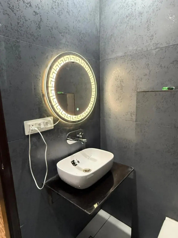 Oyo 18446 Hotel M9
