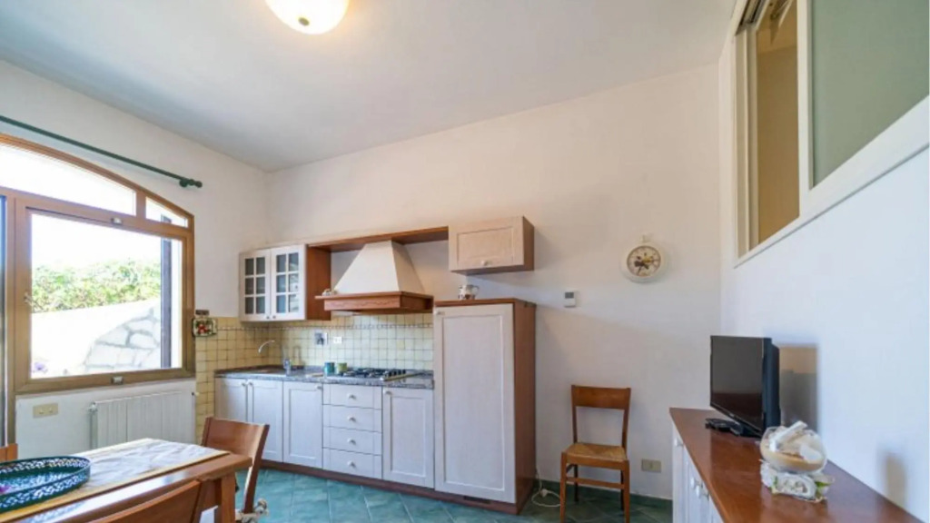 Three-bedroom Trilo Serena in center of Capoliveri with private parking-APPARTAMENTO TRILO SERENA