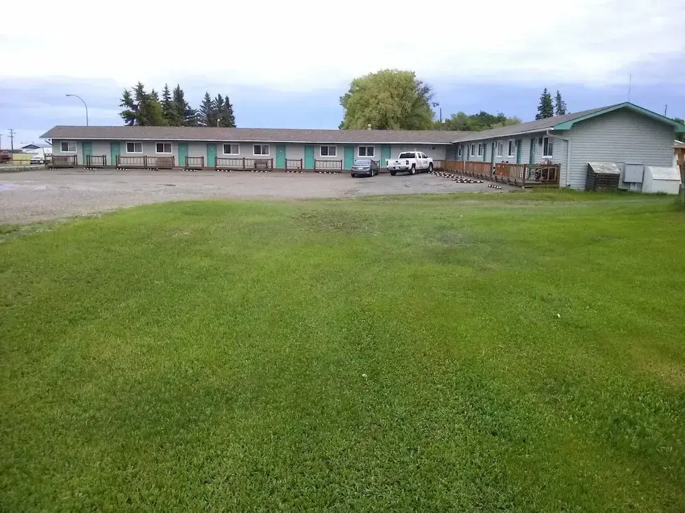 Moosomin Motel