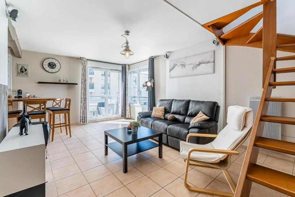 La Joliette; Duplex 2 chambres, PARKING INCLUS+ Terrasse+ ascenseur