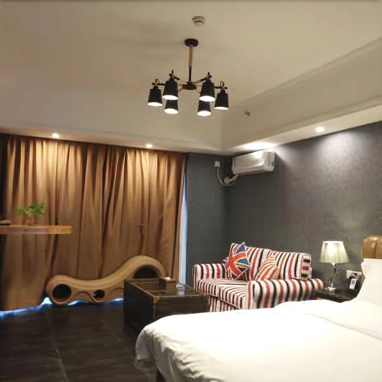 Youth Sunshine Hotel