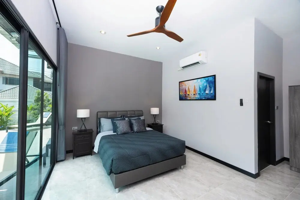 Villa Waree minutes from the city and beach
