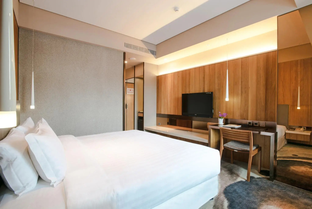 Home Hotel