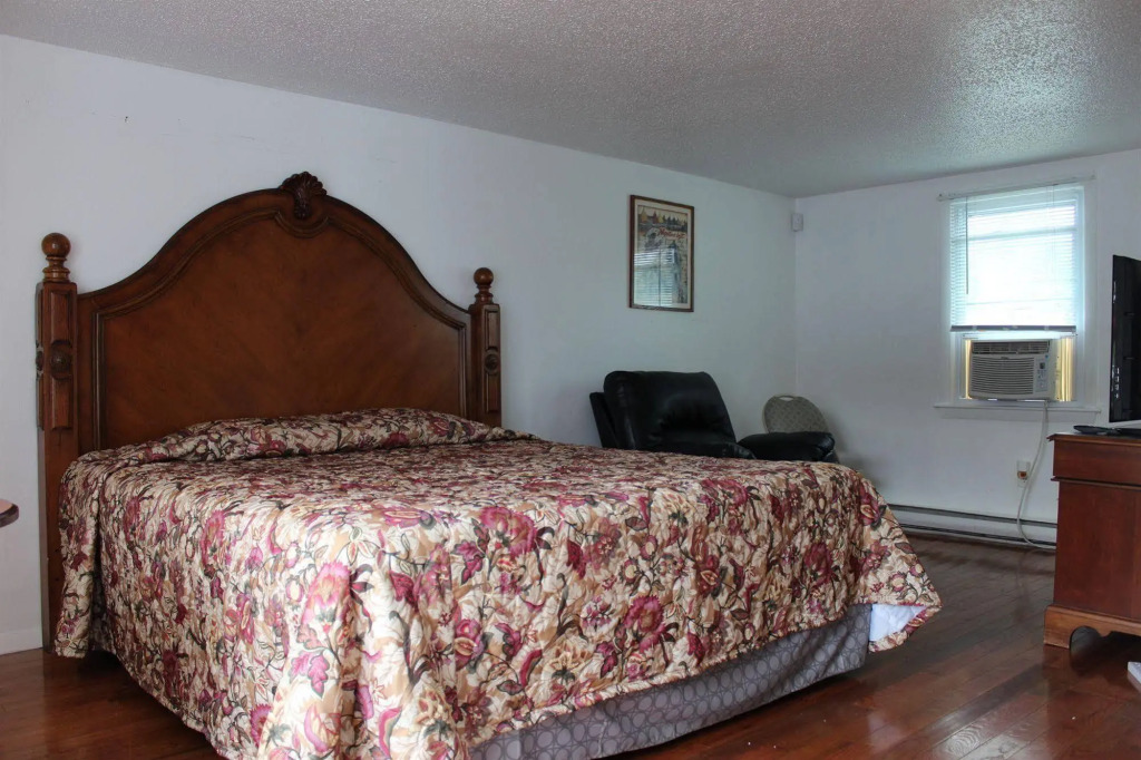 Dennisport Surf Club Boutique Hotel