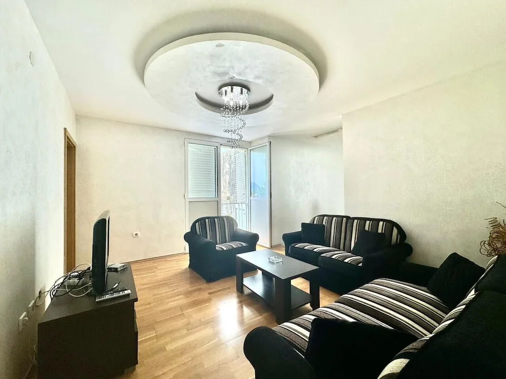 Family three bedroom Apartment Petrovac