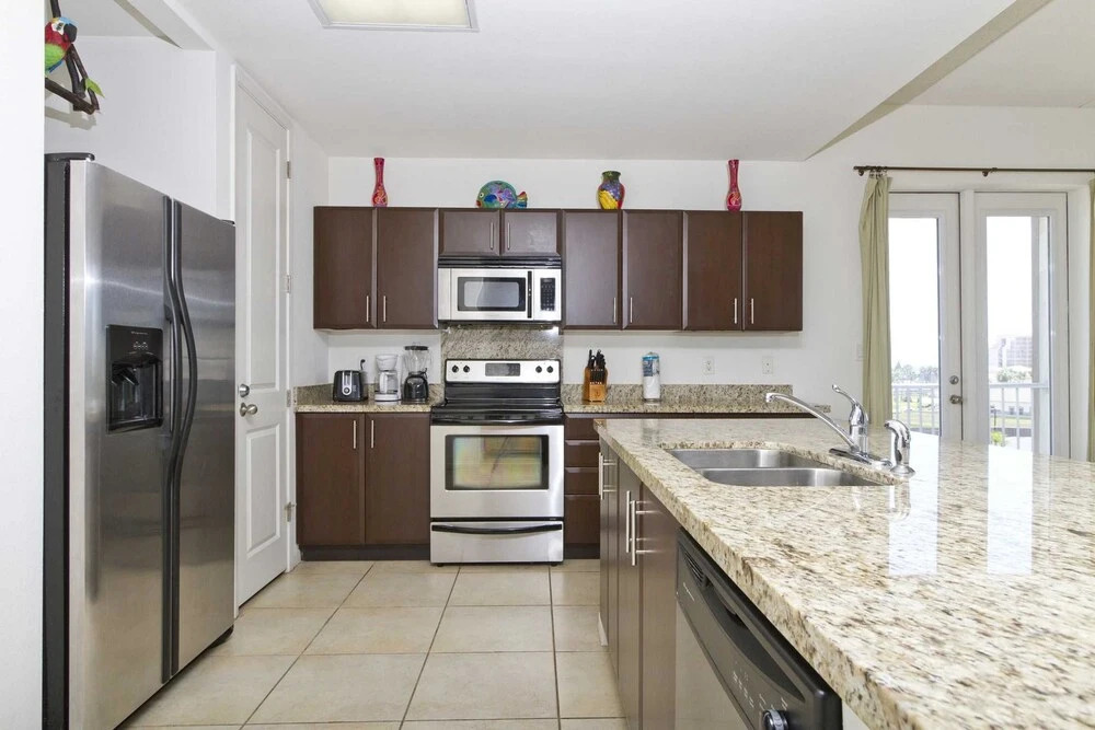 Las Marinas Condominium 401