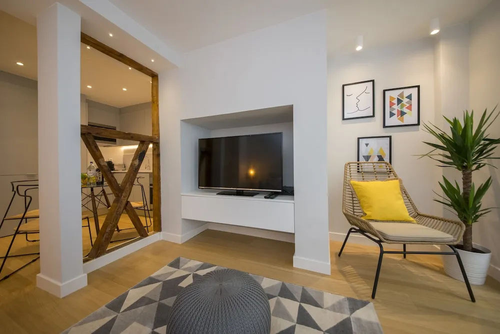 Designer Apartment in one of Lisbon's Trendiest Quarters
