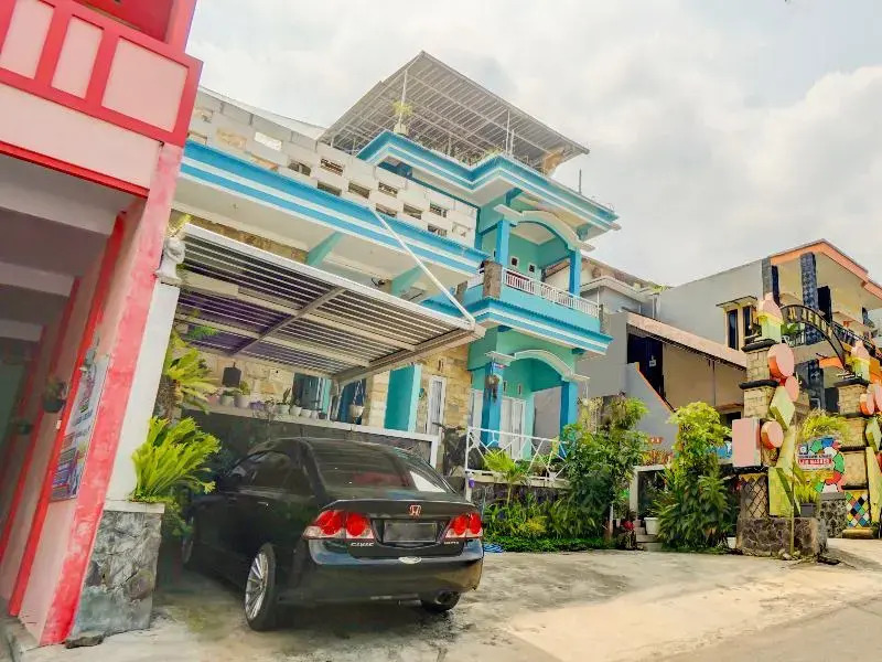 OYO 90284 Villa Biru