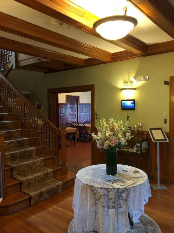 Castle Manor Inn