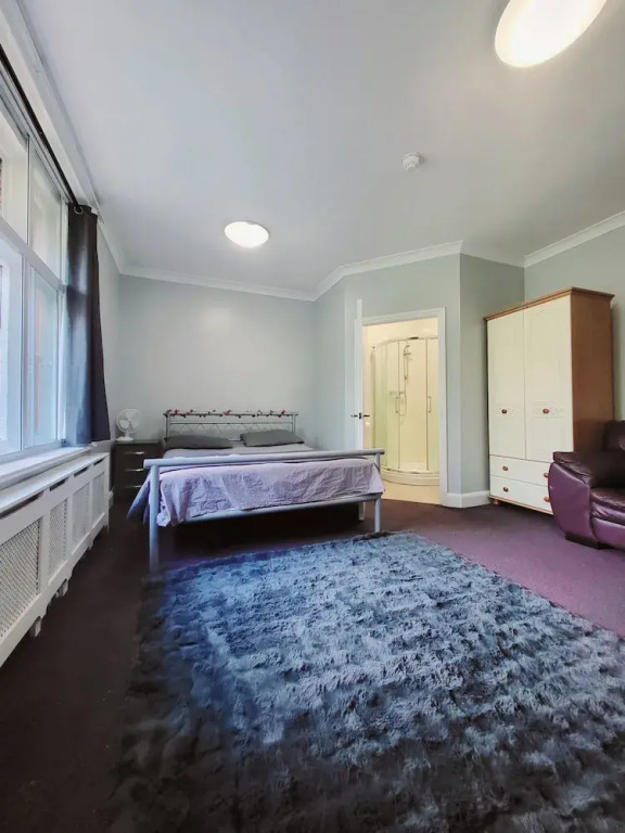Silver Road Deluxe Retreat in Norwich