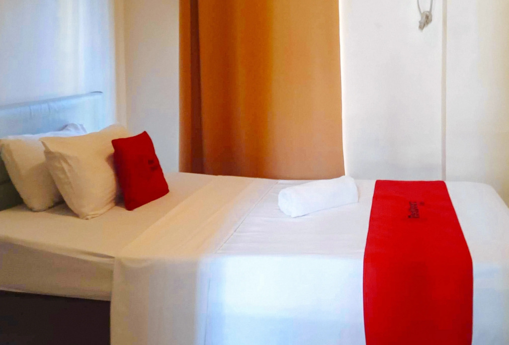 RedDoorz Plus New Era Budget Hotel Mabolo former RedDoorz near Landers Superstore Cebu City