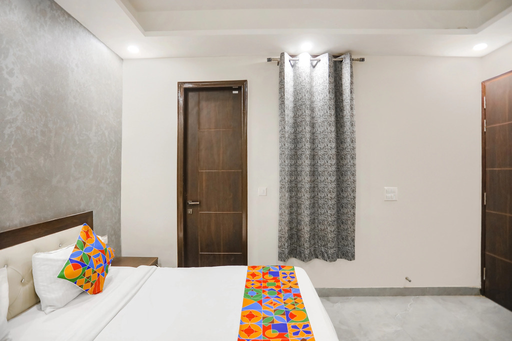 FabHotel Signature Inn I