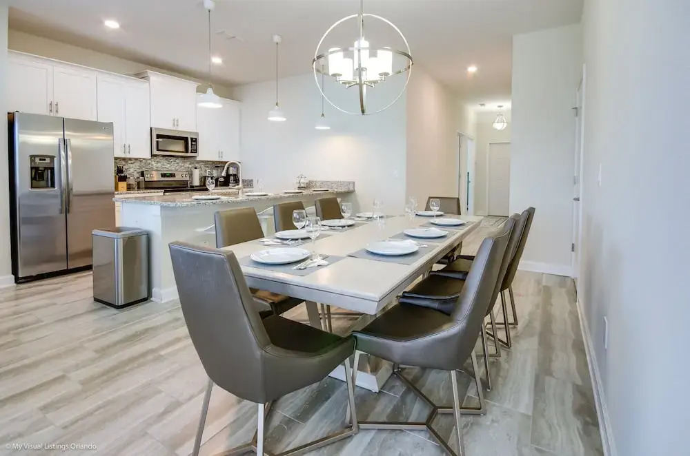 5 Bedroom House for 10 at Storey Lake