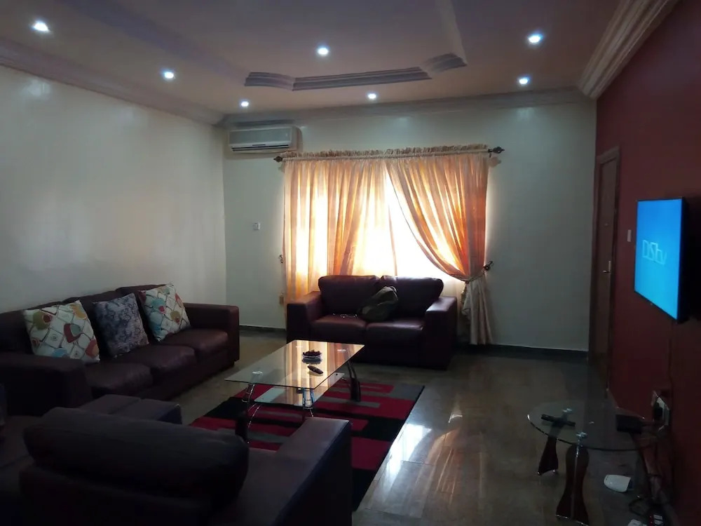 furnished indoor pool gym 3 bedroom flat