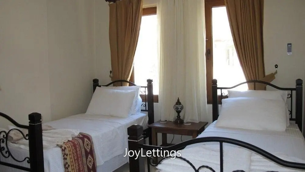 Villa FT11 by JoyLettings