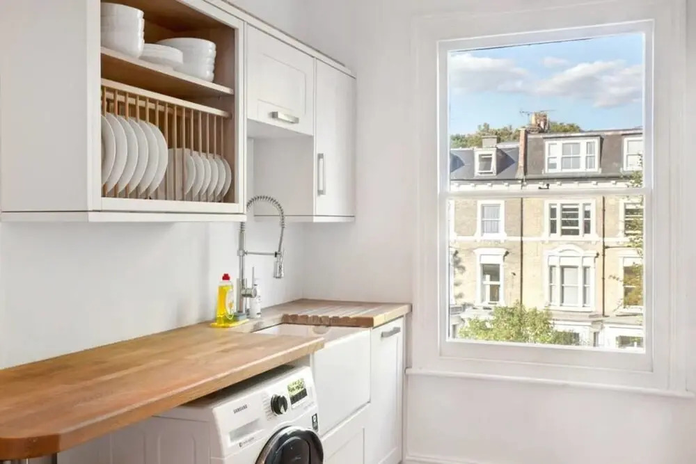 Elegant 2 Bed Apt in Kensington Olympia
