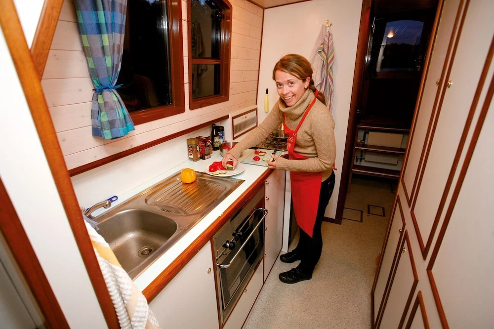 Budget Apartments at Niderviller Marina by Kuhnle-Tours