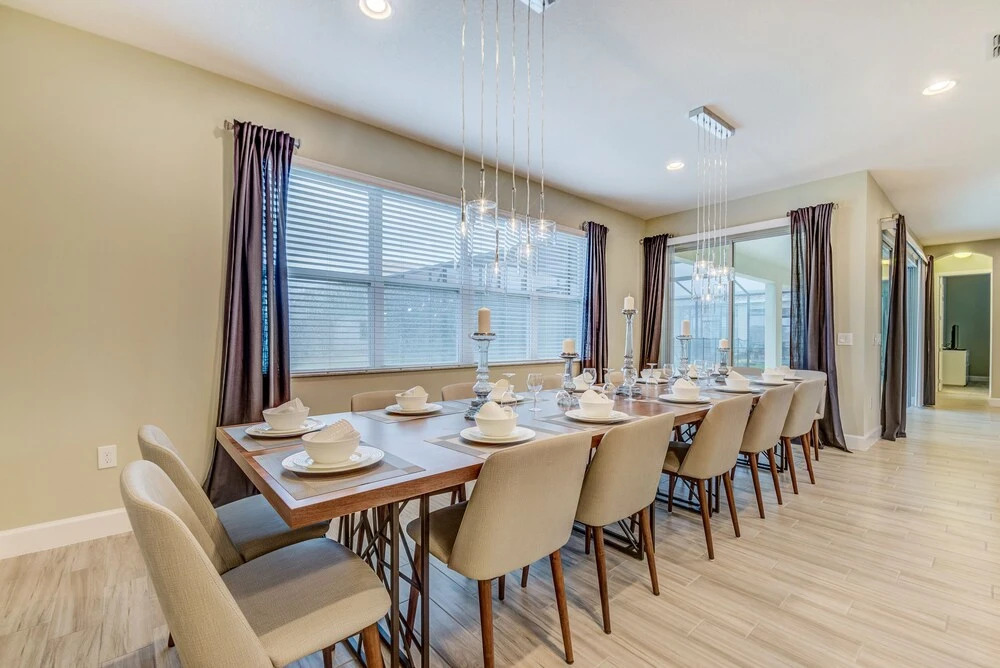 Solterra - 7004 Oak Wood Street